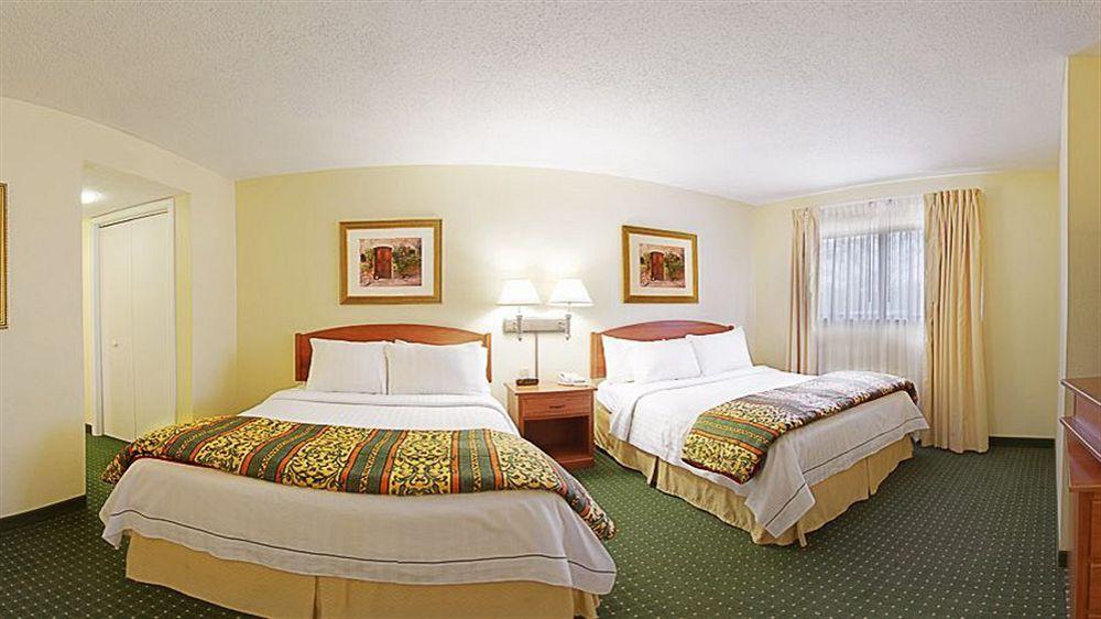 Sonesta Simply Suites Cleveland Airport Middleburg Heights Buitenkant foto