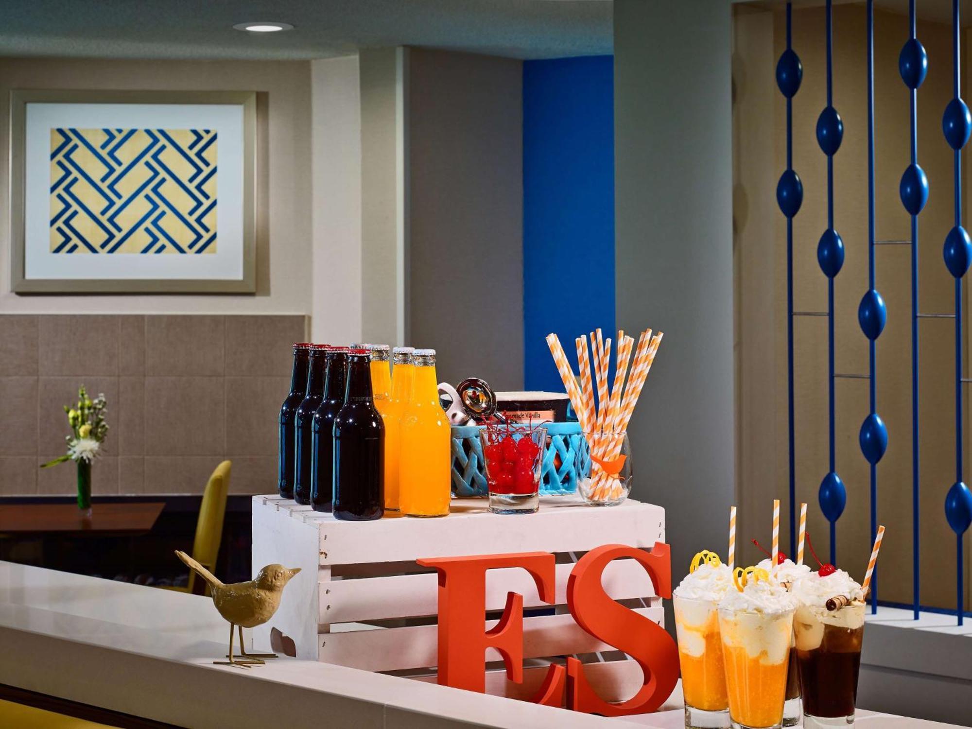 Sonesta Simply Suites Cleveland Airport Middleburg Heights Buitenkant foto