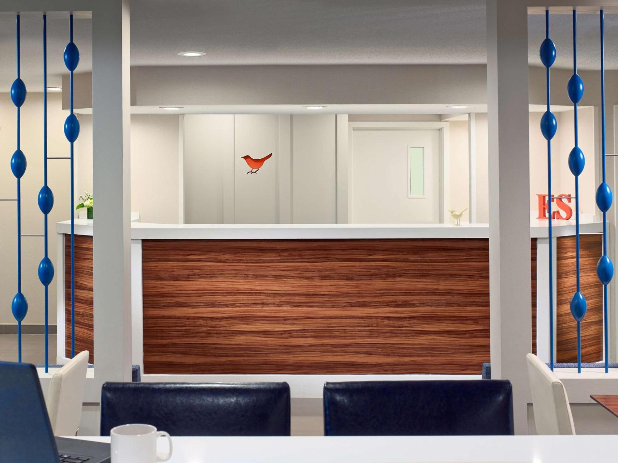 Sonesta Simply Suites Cleveland Airport Middleburg Heights Buitenkant foto