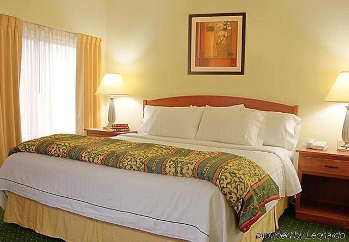 Sonesta Simply Suites Cleveland Airport Middleburg Heights Buitenkant foto