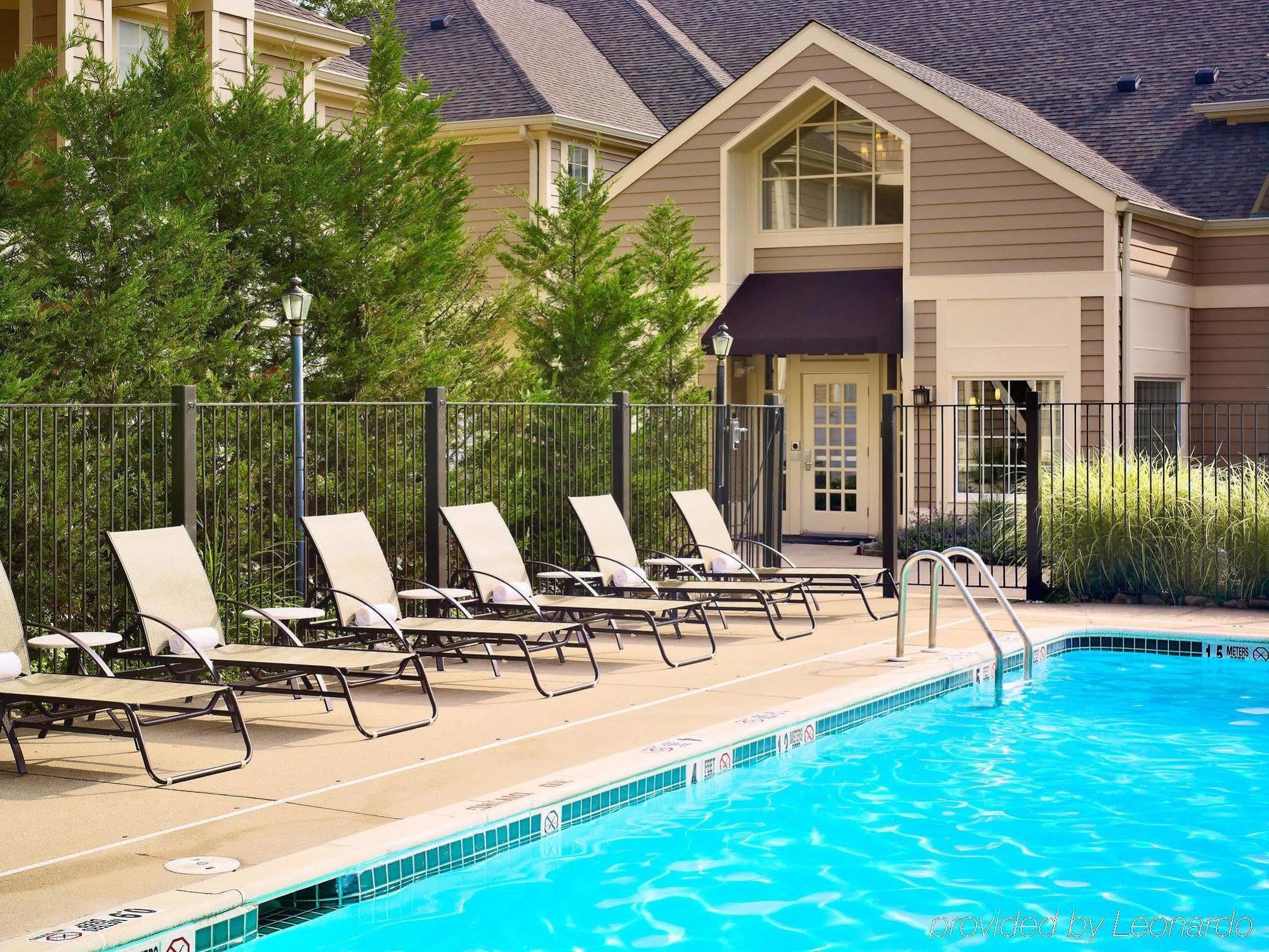 Sonesta Simply Suites Cleveland Airport Middleburg Heights Buitenkant foto