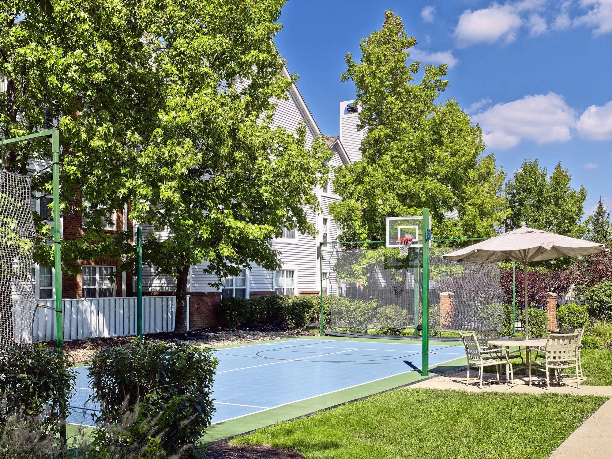 Sonesta Simply Suites Cleveland Airport Middleburg Heights Buitenkant foto
