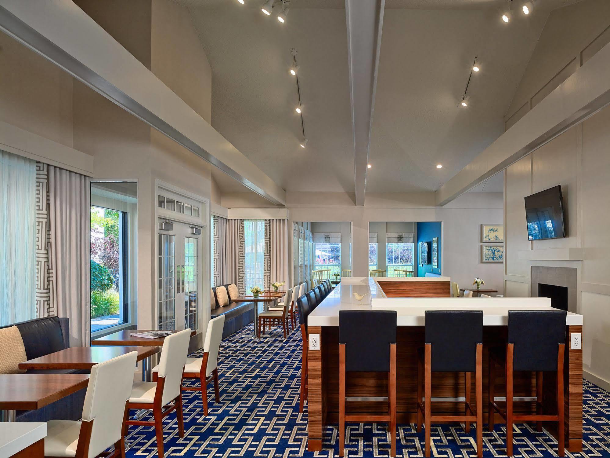 Sonesta Simply Suites Cleveland Airport Middleburg Heights Buitenkant foto